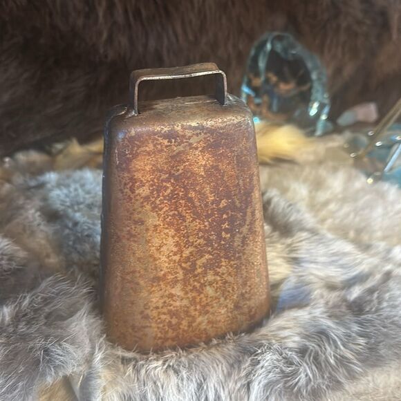 Rustic Brown Metal Cowbell (6033) - Picture 3 of 5